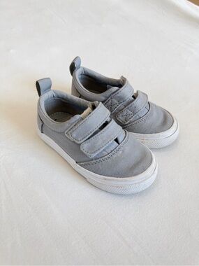 Toms Kids Gray and White Velcro Shoes Toddler Size 6